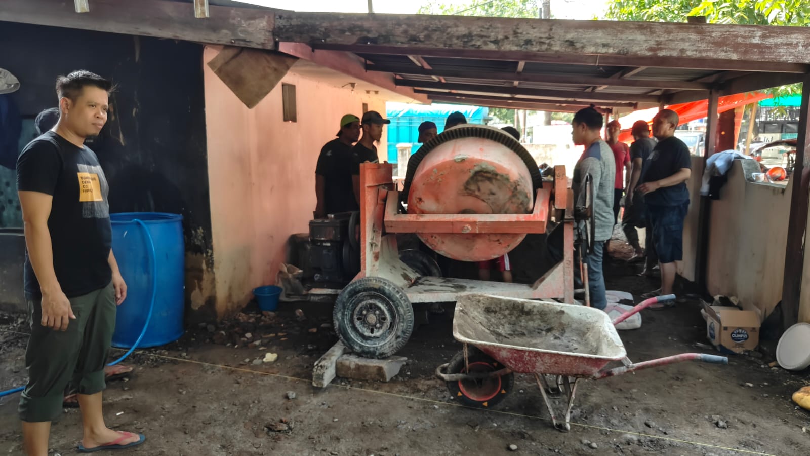 Densus 88 AT Ajak Eks Napiter Gotong Royong Bangun Pusat Jajanan Kuliner Di Yayasan Rumah Moderasi Makassar